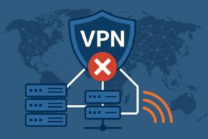VPN接続の障害を示すイラスト。盾の形をしたVPNアイコンに赤いバツ印、接続先のサーバーとの間にエラーが表示され、遅延を表すオレンジ色の波線が描かれている。背景には世界地図があり、グローバルな通信ネットワークを表現。